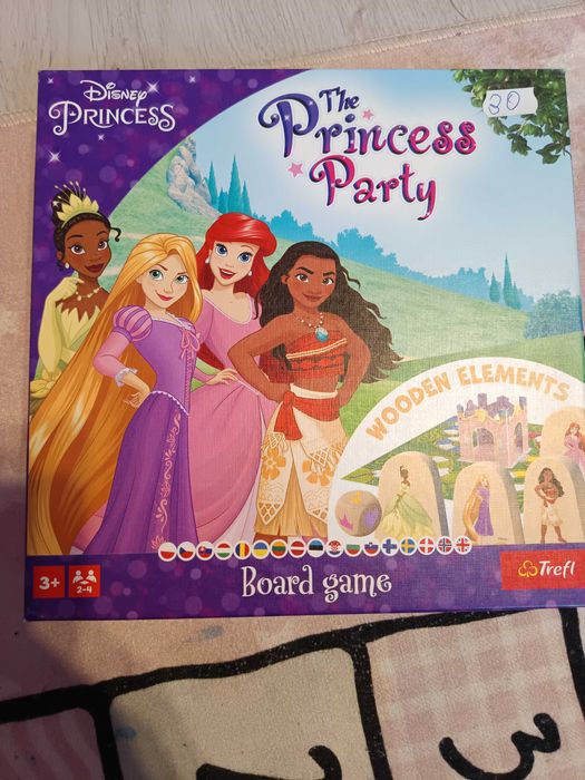 Różne gry, puzzle, zabawka.