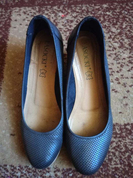Buty nowe na koturnie  Lasocki rozmiar 37