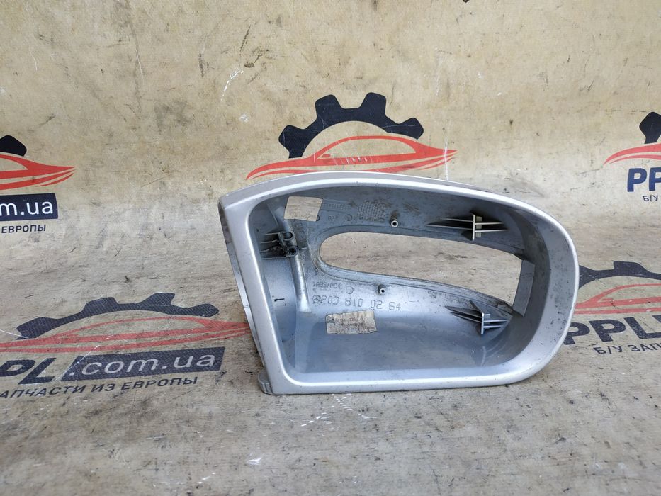 Mercedes C-Class W203 2000-2007 корпус крышка накладка правого зеркала