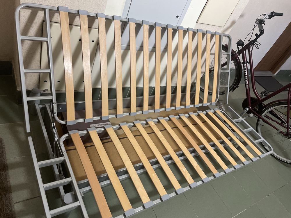 Stelaż do łużka z ikea wraz z pojemnikem do przechowywania