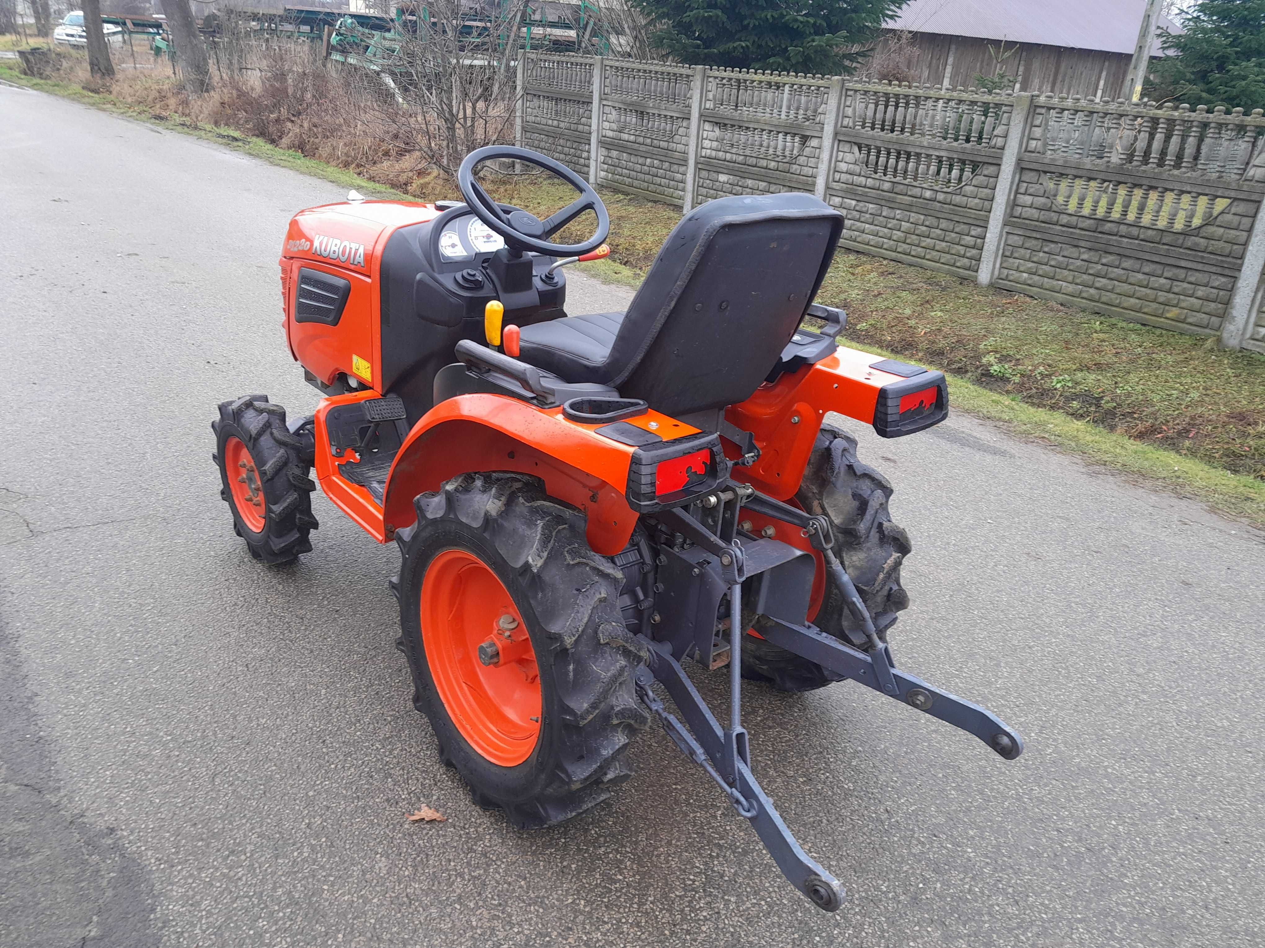 kubota 1220 mini traktorek