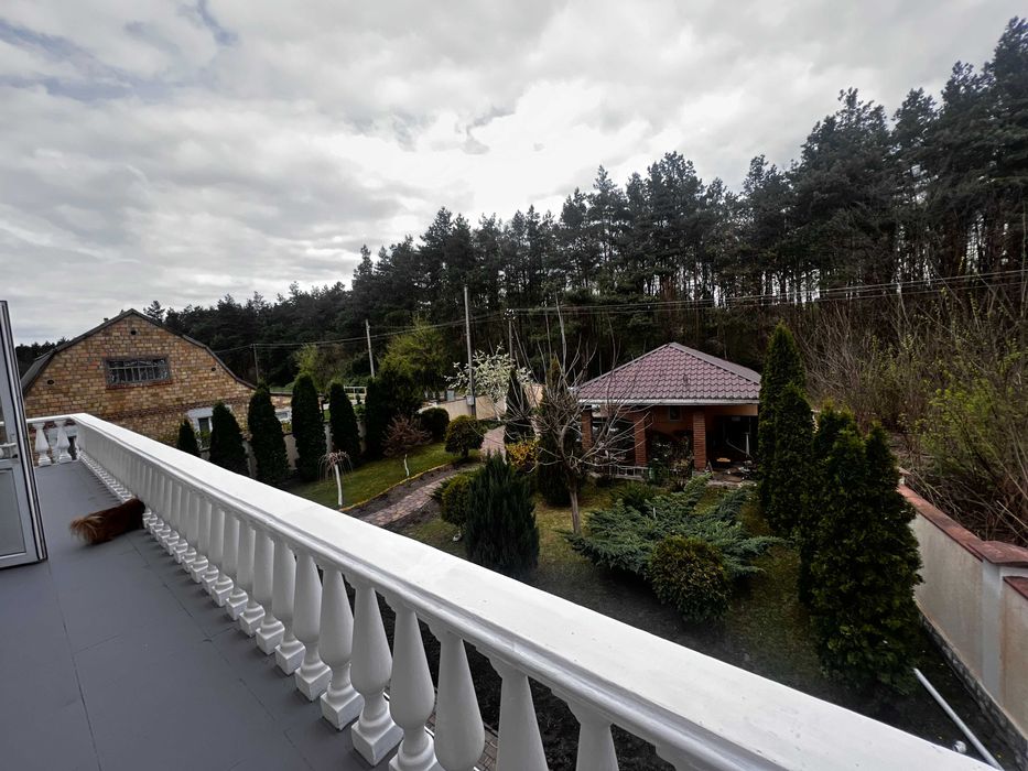 Будинок в м Березань, площа 220 м2, ремонт, ставок, баня, ліс