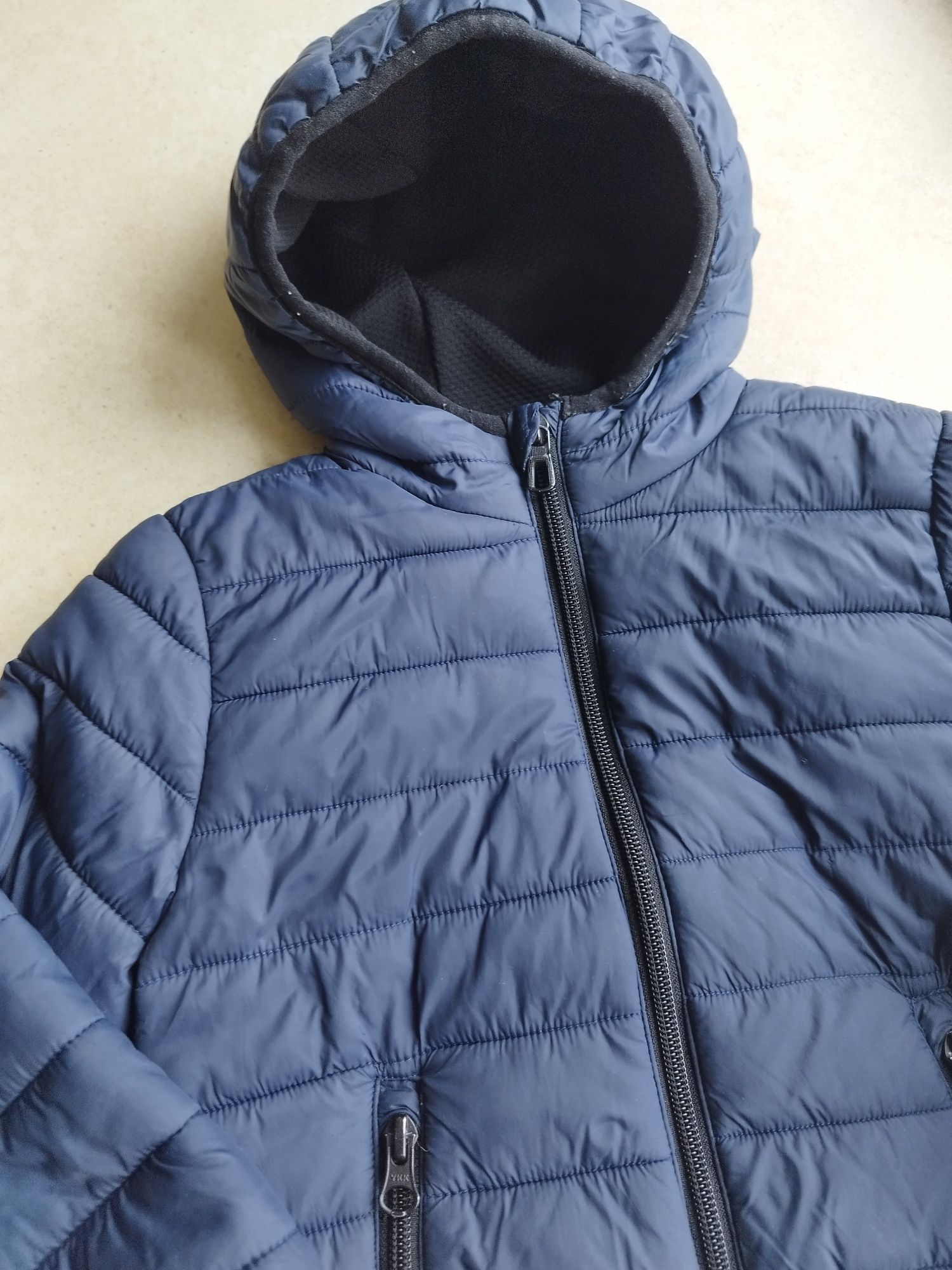 Pikowana przejściowa lżejsza kurtka z kapturem Primark r.92
