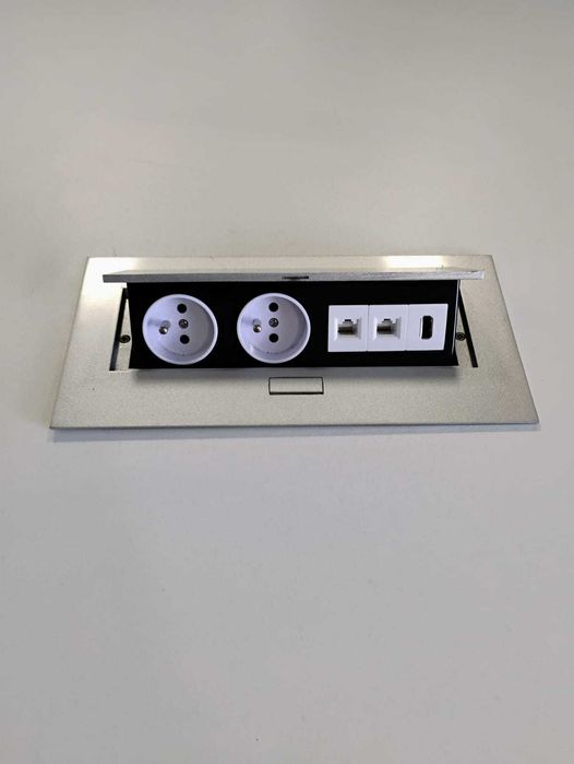 Stół z mikroportem + 6 krzeseł skóra