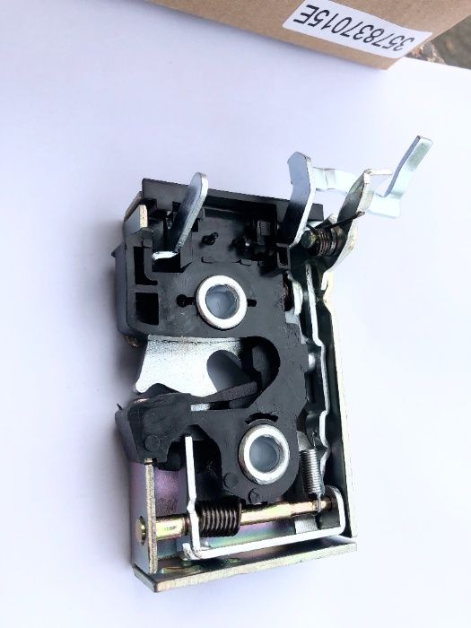 Замок двери торцевой передний левый VW Passat B3 Пассат