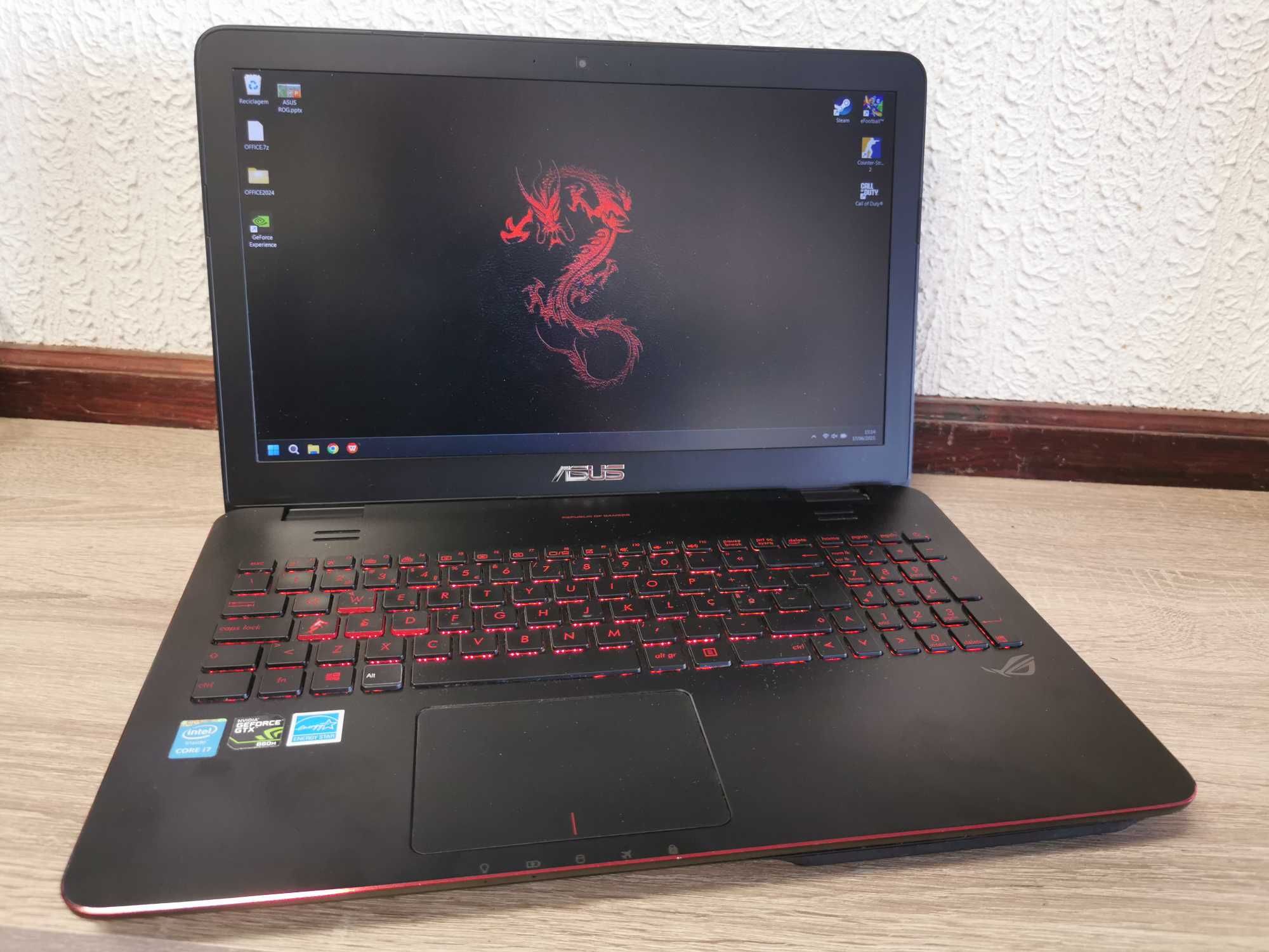 Portátil ASUS Republic Of Gamers Core i7 16GB ram SSD Windows 11