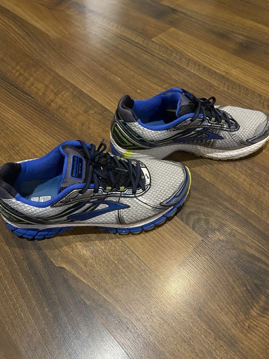 Кросівки brooks 45,5