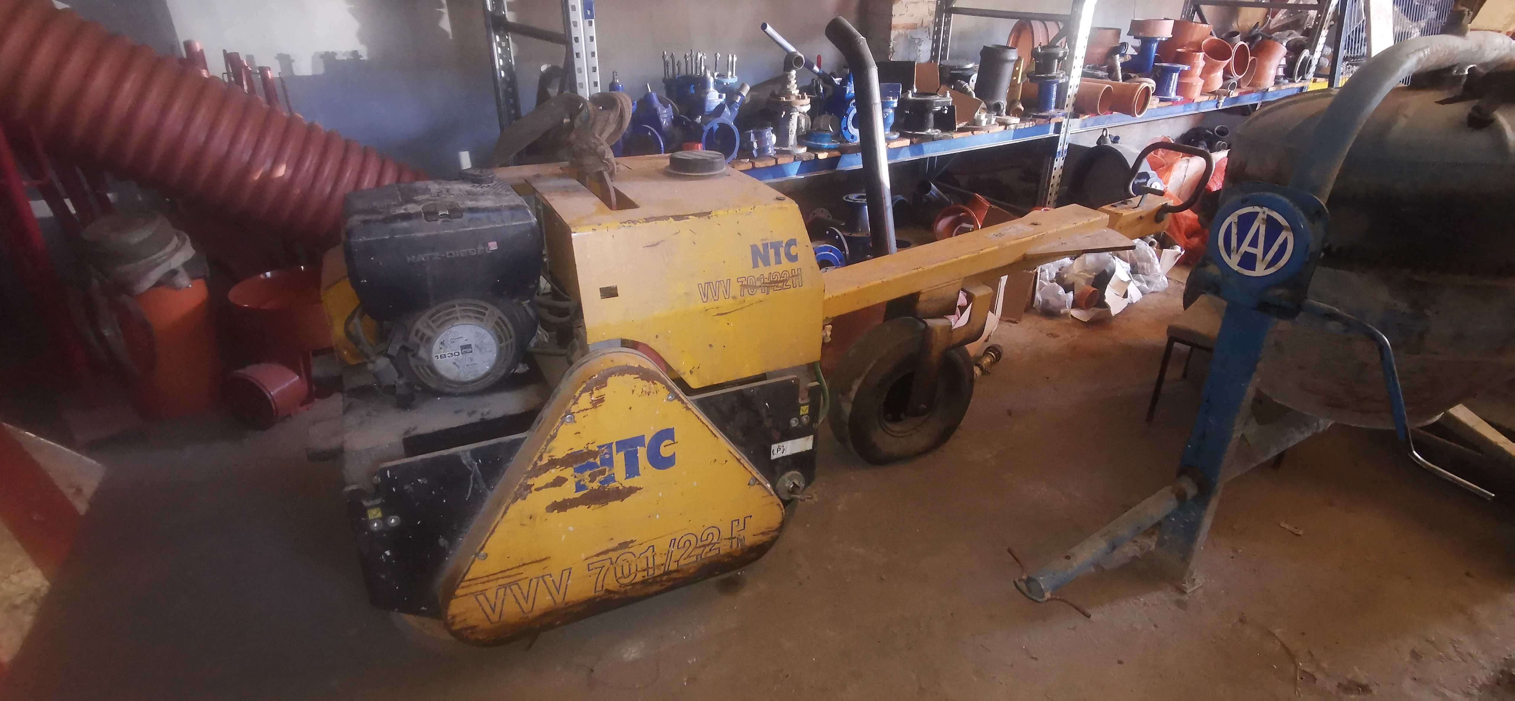 Walec drogowy NTC 701/22H