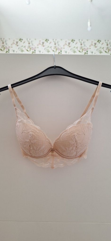 Biustonosz push-up beżowy z koronką Esotiq model Gardenia rozm. 65E