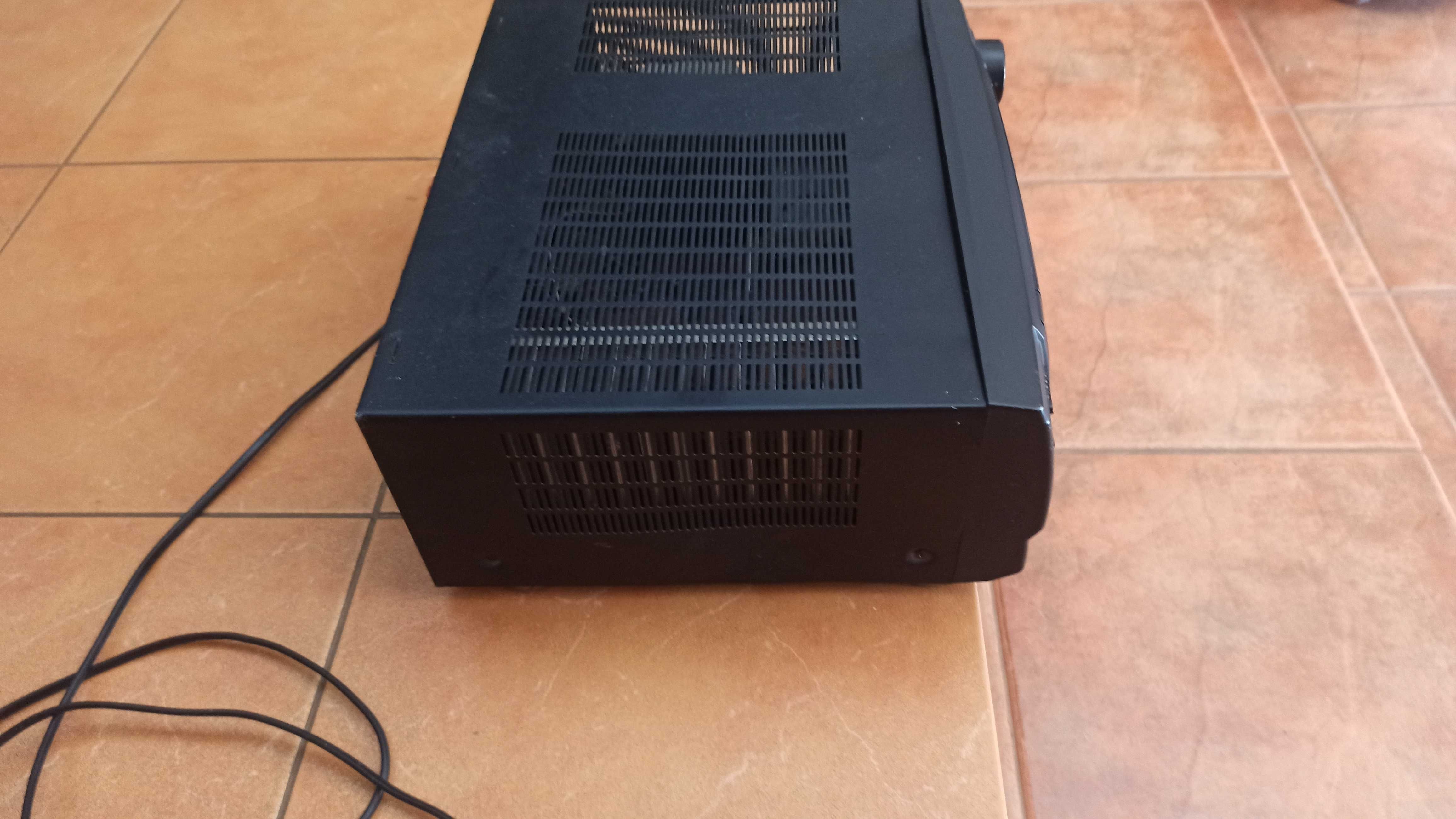 Amplituner AIWA AV-X100 - całkiem mocny
