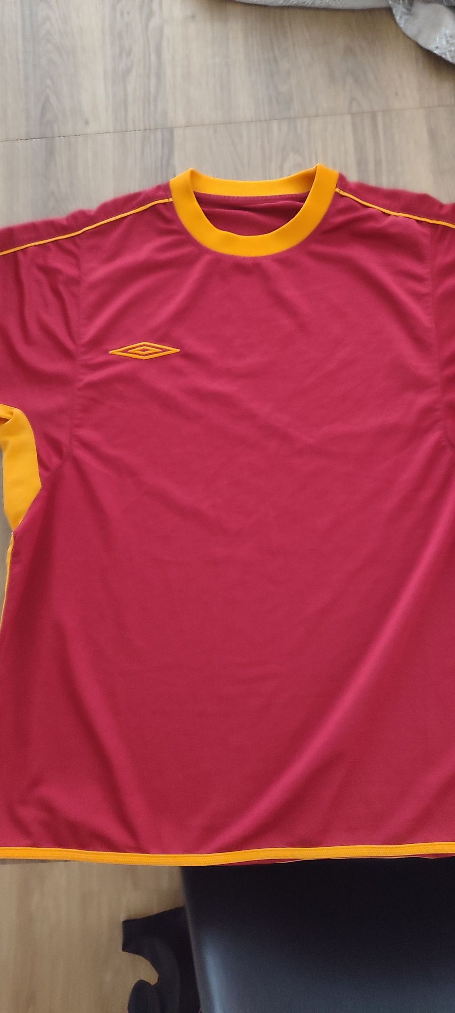 Camisola Umbro duas cores