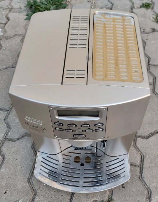Кофемашина кофеварка Делонджи Delonghi Magnifica ESAM 3500 б/у