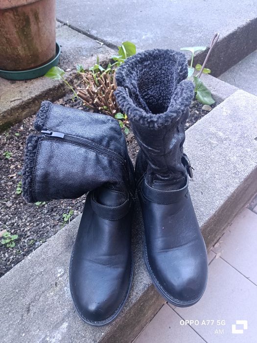 Botas com pelo tam. 37