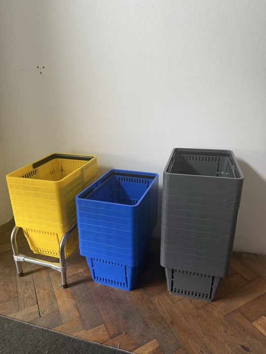 2 koszyki zakupowe niebieski i szary rezerwcja