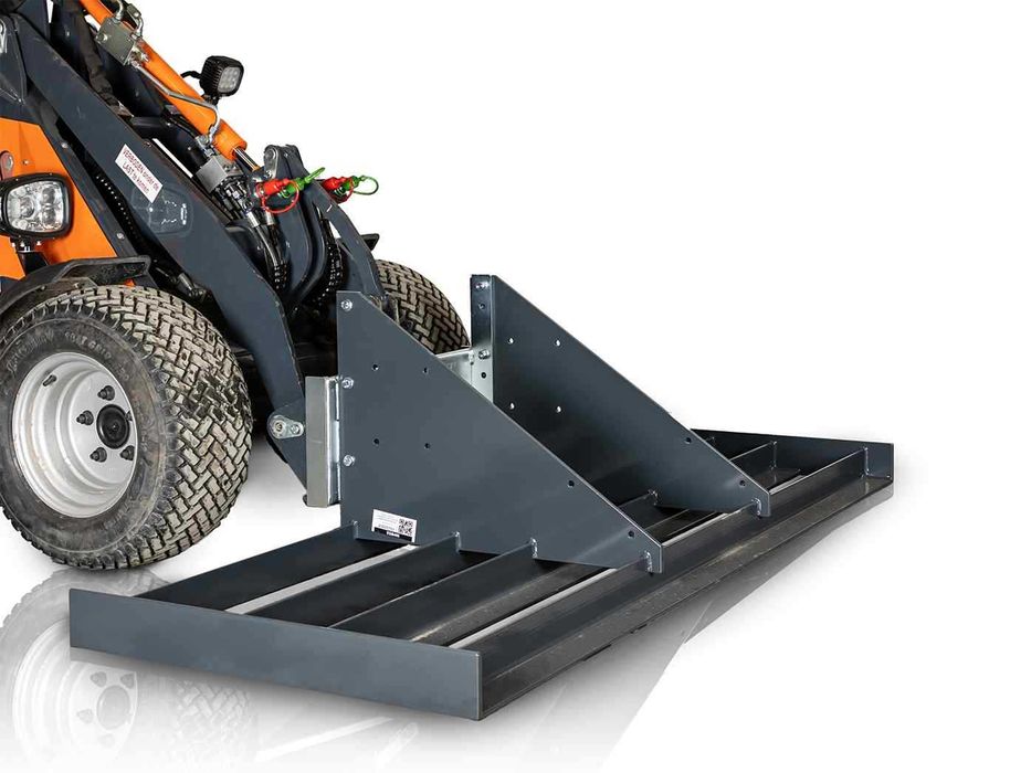 NOWA Mini ładowarka Kołowa RELLY- Układarka Do Kostki udźwig 1400 kg