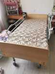 Cama ortopedica com colchão anti-escaras