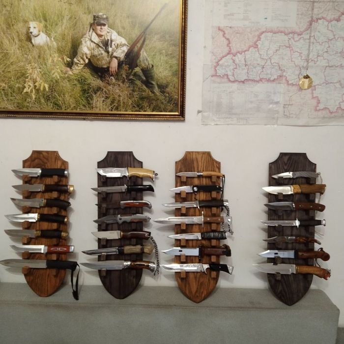 Підставка для ножів, ніж