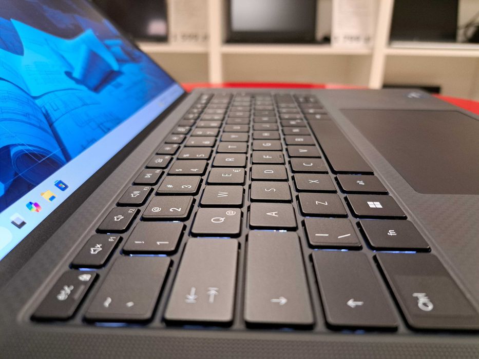 Mobilna Stacja Robocza Dell Precision 5560 i9-11950h 64GB 1TB NVIDIA