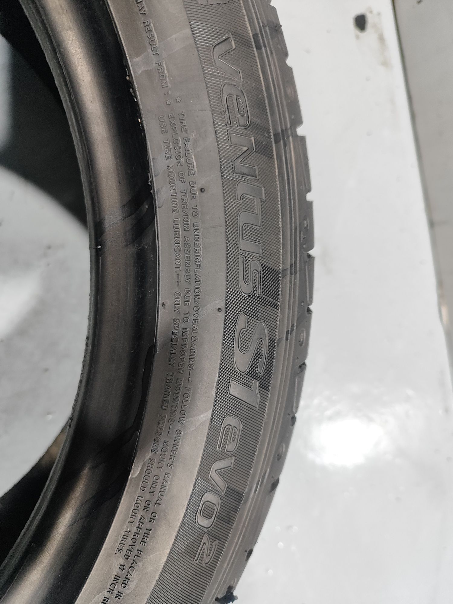 2 pneus semi novos 205-50R17 Hankook RFT - Oferta dos Portes