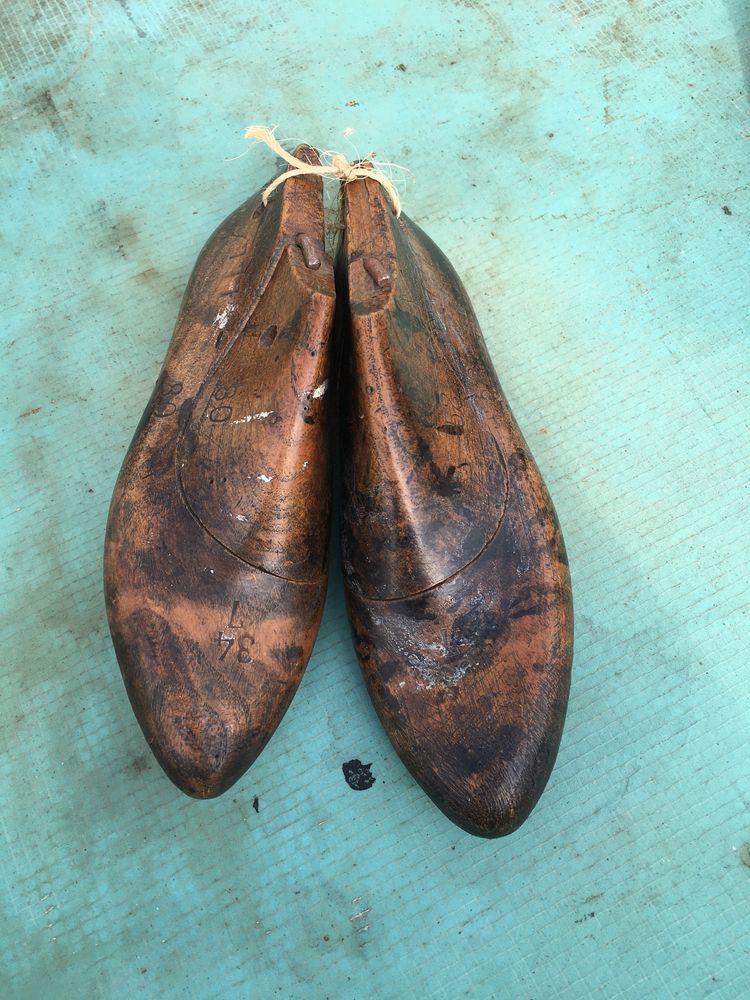 Formas de sapateiro em madeira