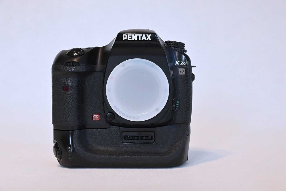 APARAT Lustrzanka cyfrowa PENTAX k20d + OBIEKTYW + GRRIP