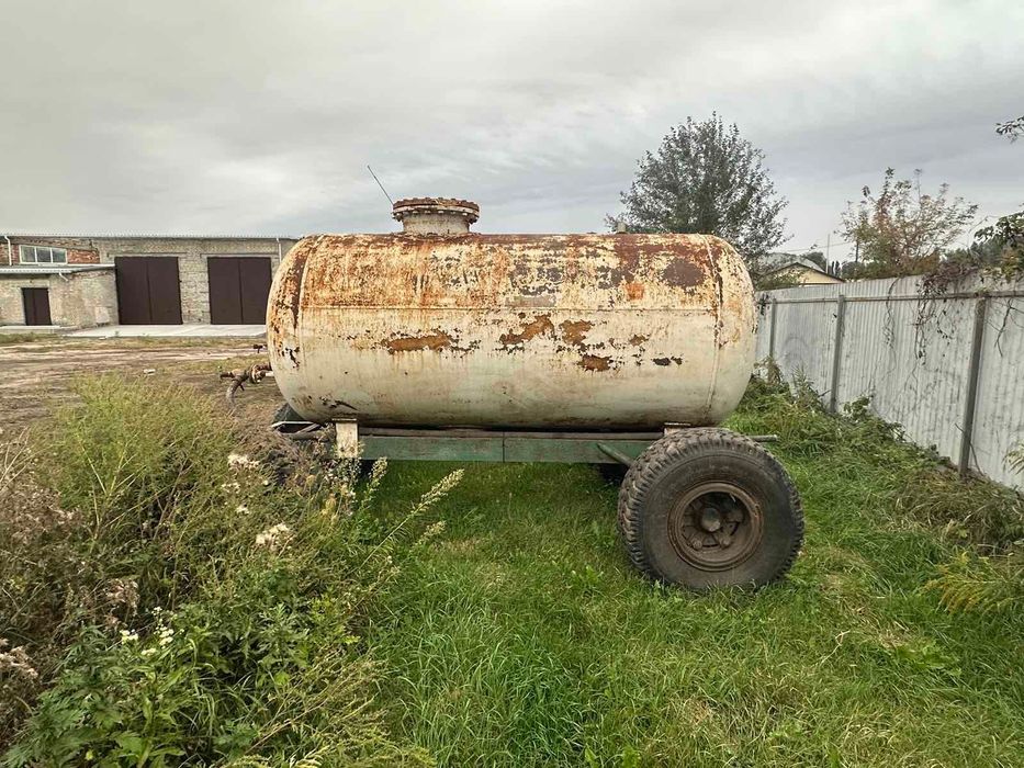 Причіпні ємності для зберігання та внесення безводного аміаку