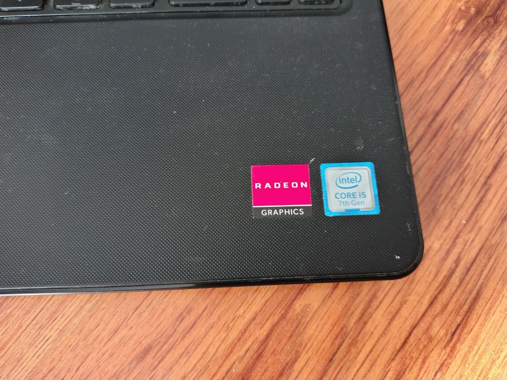 Laptop DELL 15 cali, Intel Core i5, 4 GB RAM,