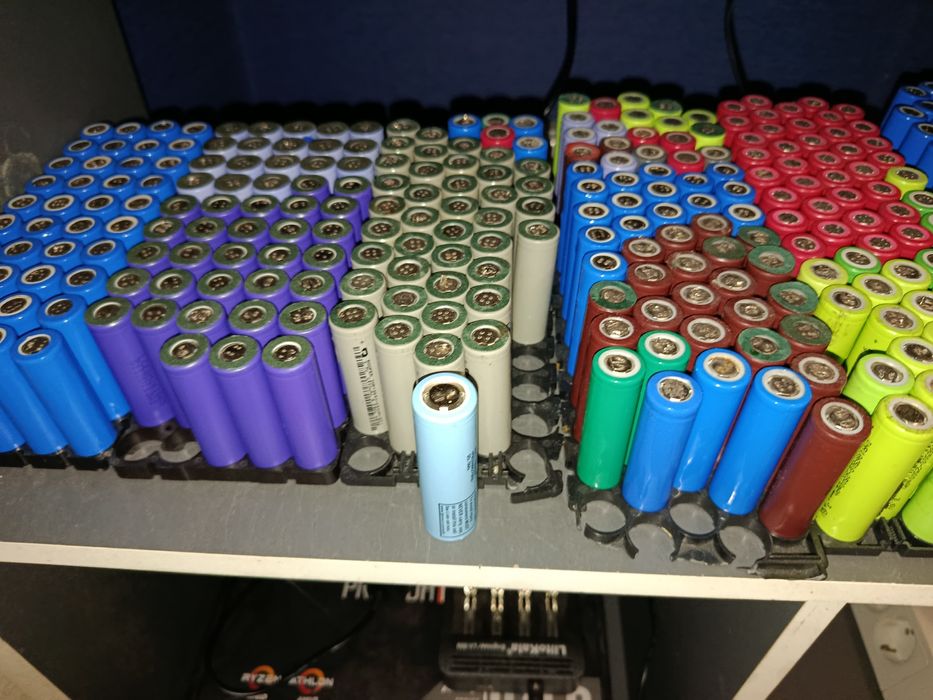 Продаю елементи живлення 18650 різних ємностей для повербанків,LiFePo4