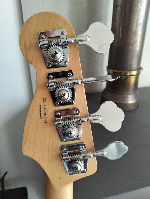 Fender Precision bass