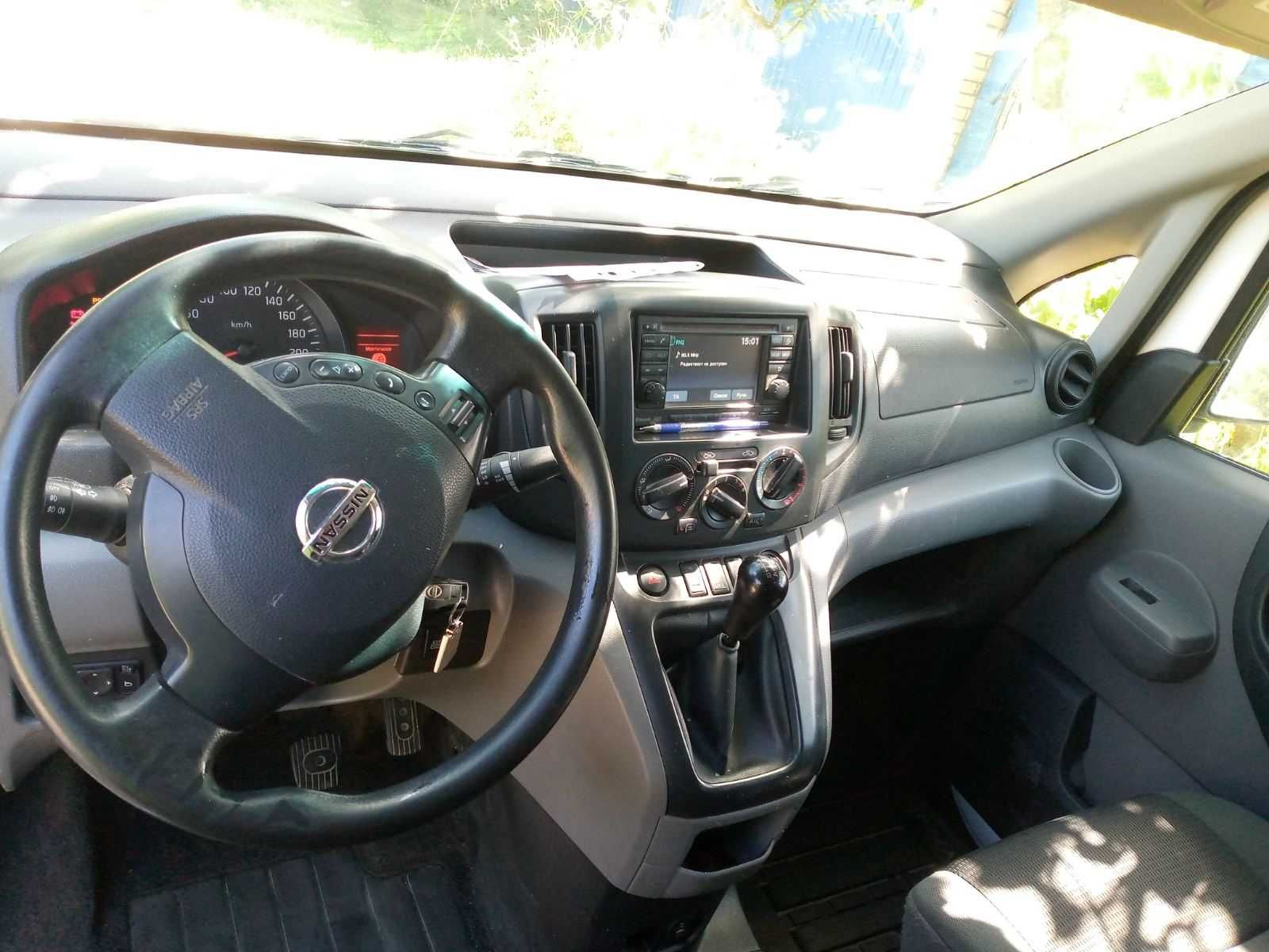 NISSN NV200 , 2013року