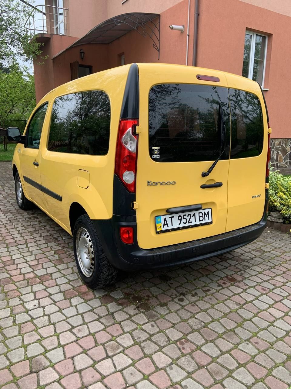 Продам Renault  Kangoo. 
Авто в рідній фарбі, ні ра
