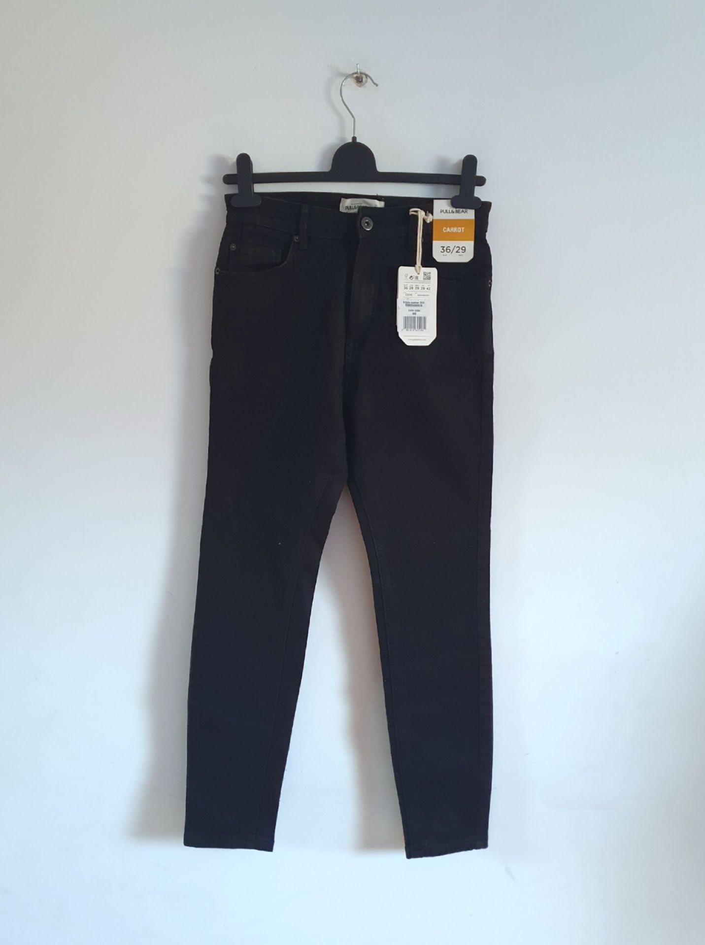 Czarne jeansy slim fit Pull&Bear Carrot 36x29 36