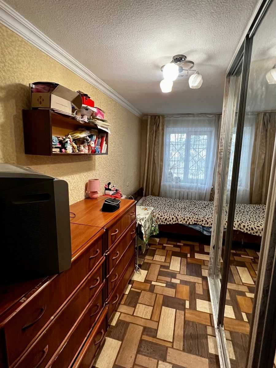 3-х кімнатна квартира по гарній ціні в Дарницькому районі
