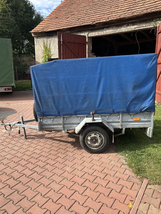 Przyczpka samochodowa z plandeka Nieviadow
