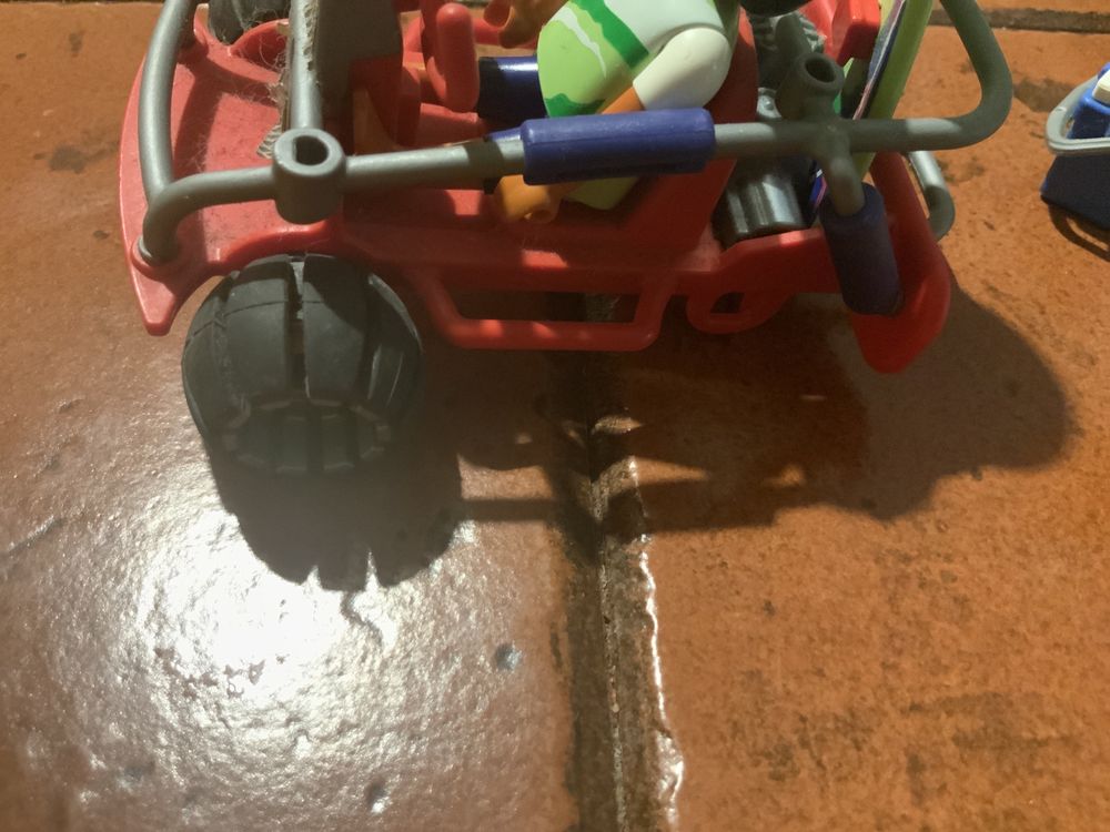 RESERVADO Playmobil. Barco, 6 figuras e um buggy(falta uma roda)