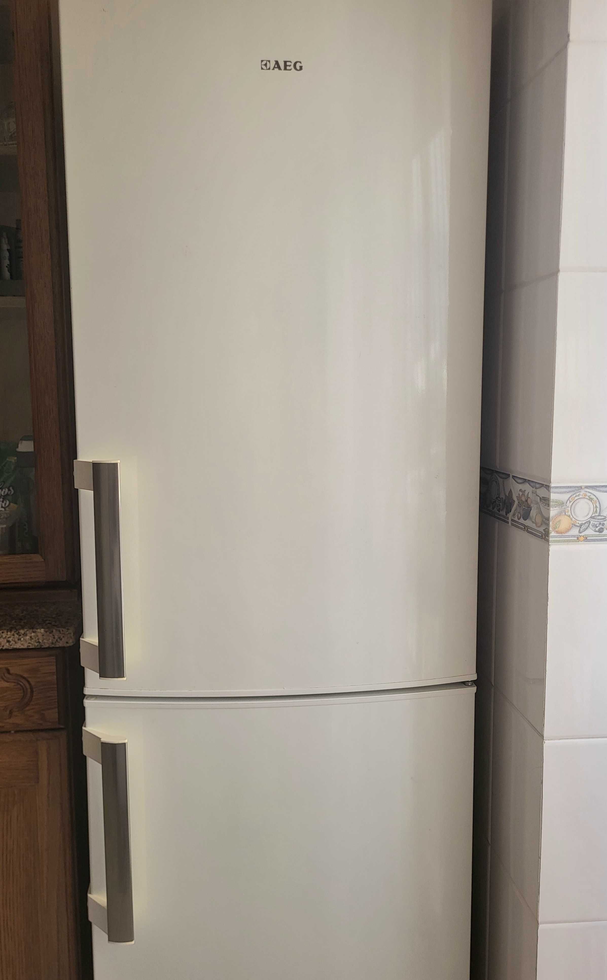 Frigorífico combinado AEG