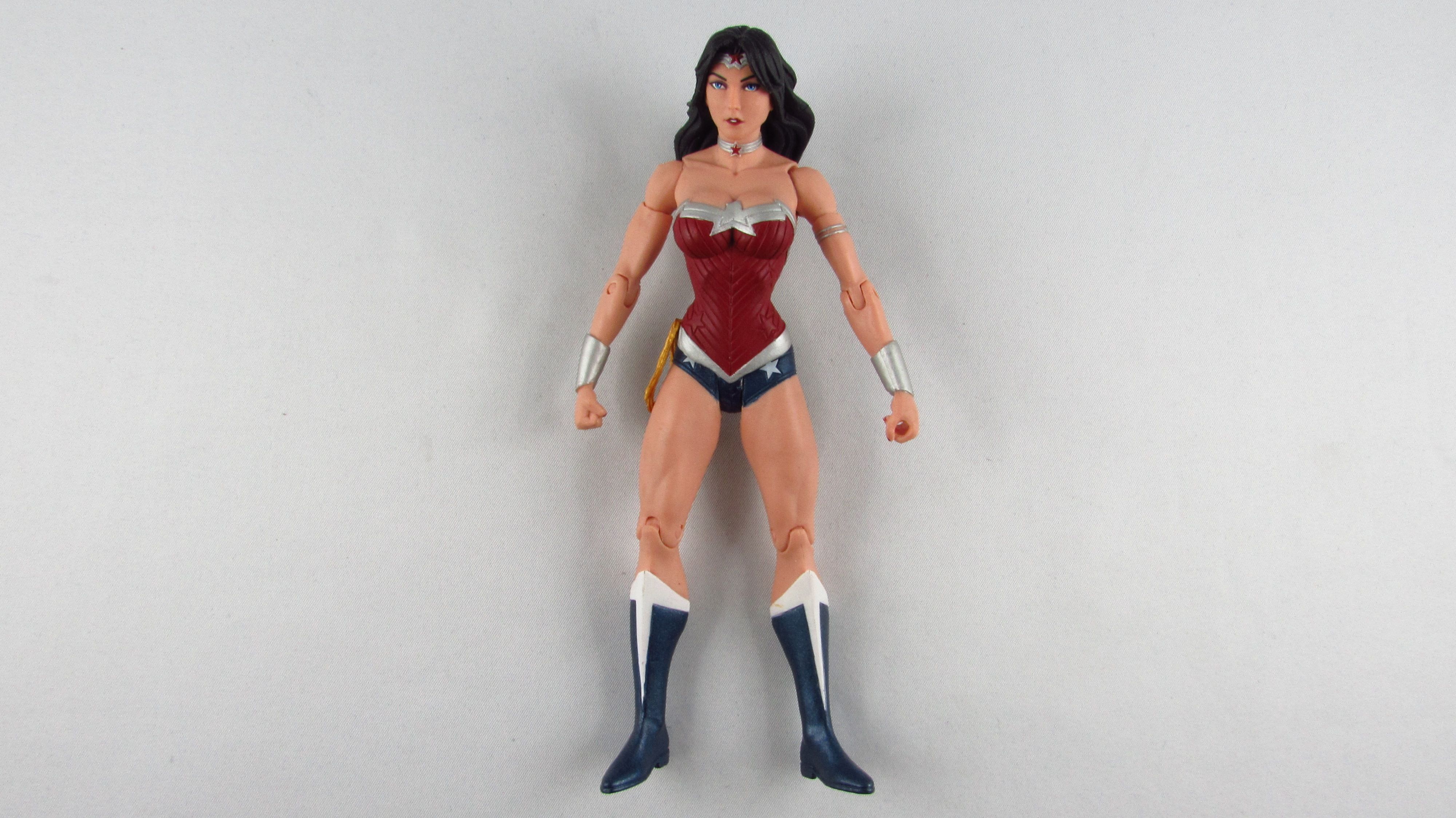 DC COMICS - Essentials DC Collectibles - Figurka Wonder Woman