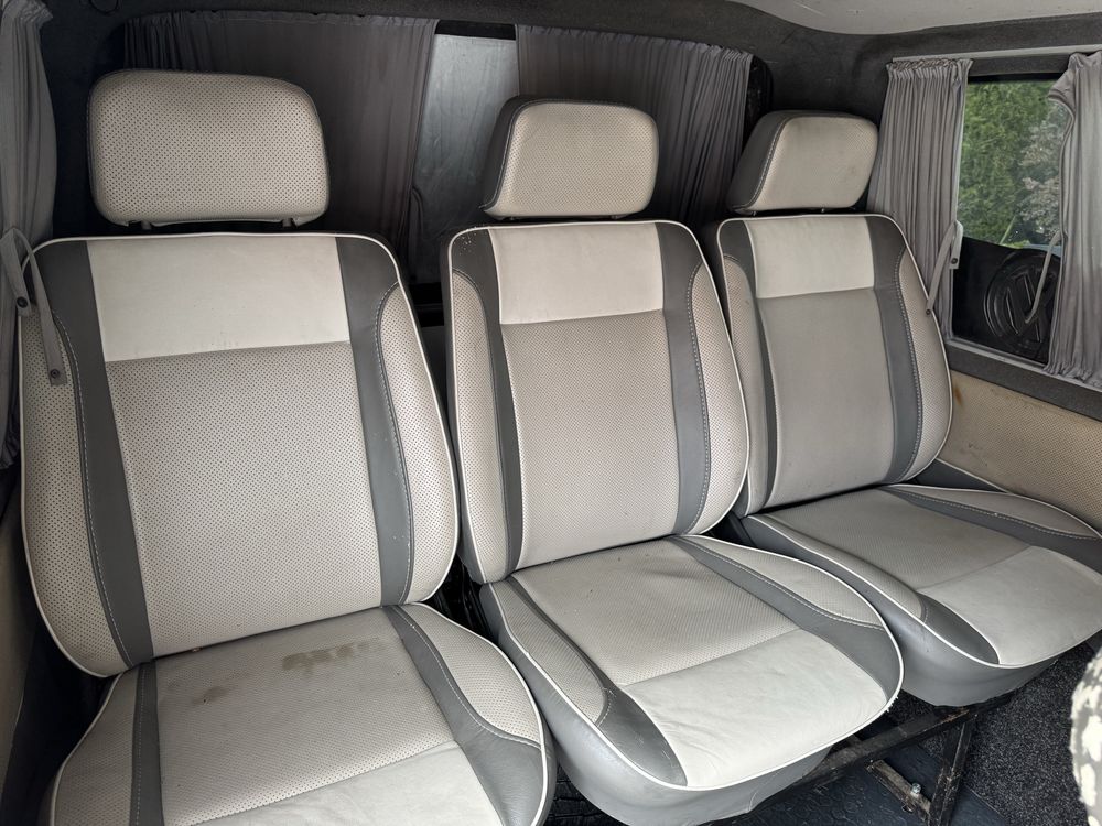Volkswagen Transporter  2006р 8+1 пасажир  1.9 tdi