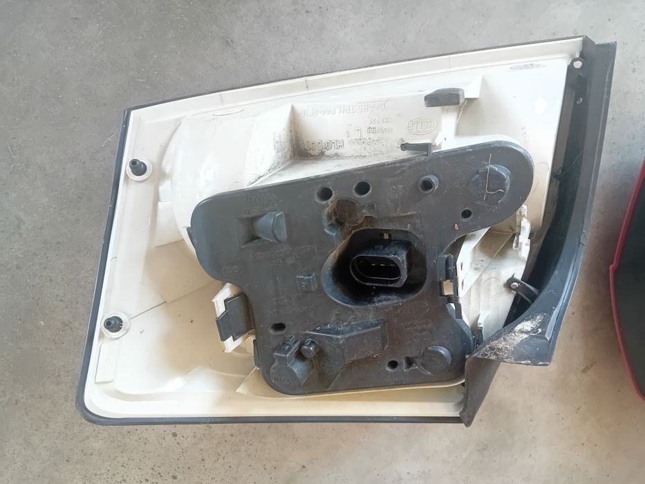 Audi A4 B6 B7 sedan  lampa lampy lewa  tył tylnia hella