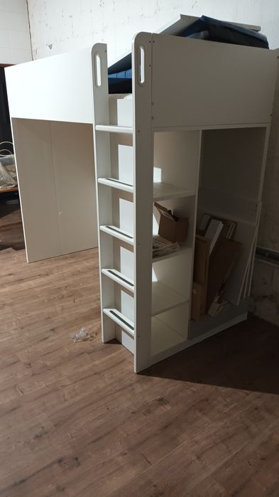 Cama criança com secretária