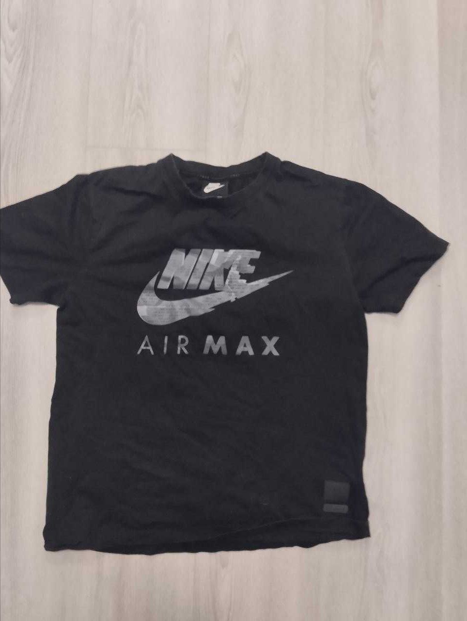 Футболка Nike airmax з классним монограмним принтом найк