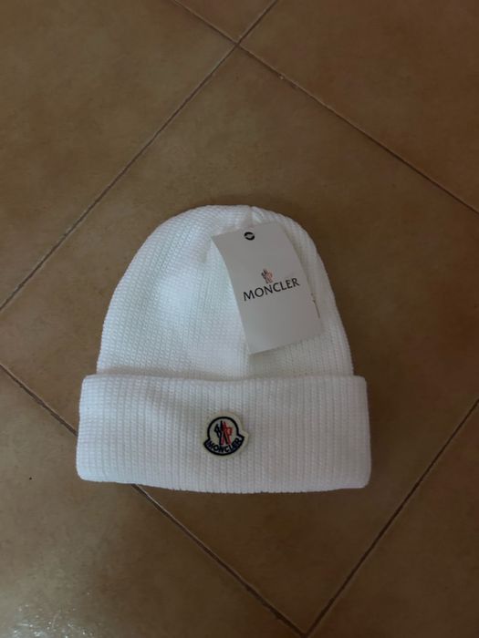 Gorros da Moncler com Etiqueta - Branco, Preto e Cinzento