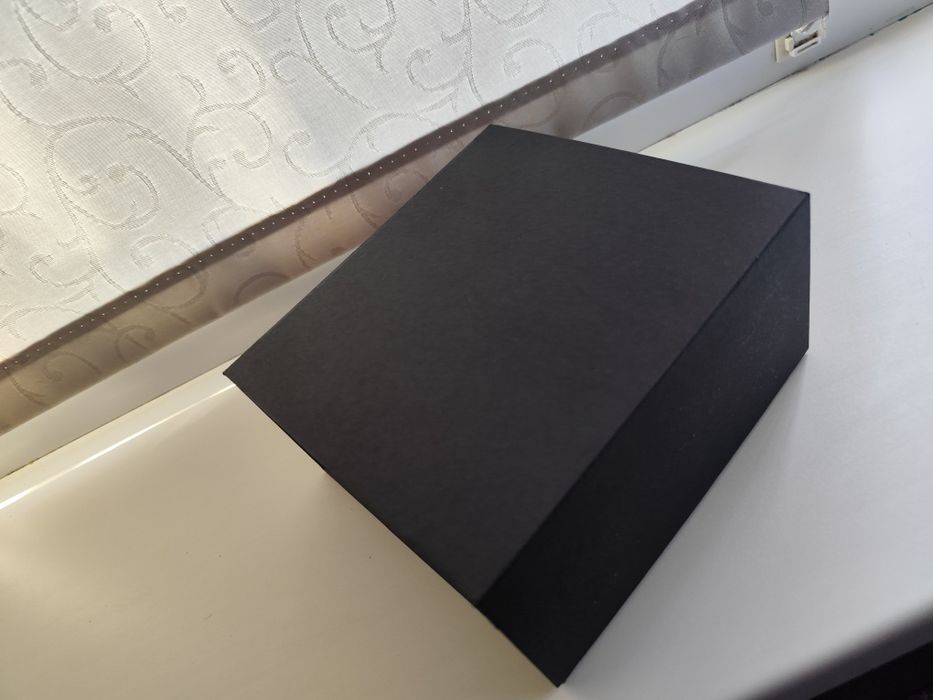 Коробки, пакування на магнітах