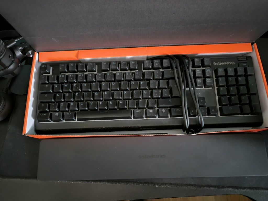 Teclado Steelseries Apex 3 PT RGB