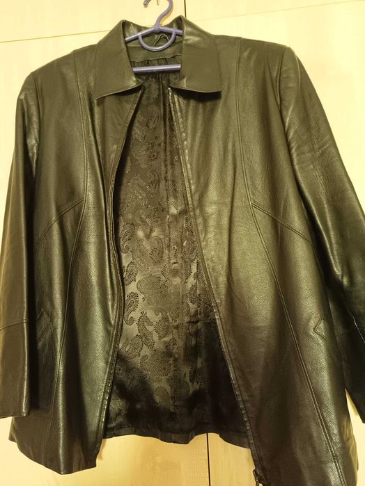 Демисезонная черная куртка из натуральной мягкой кожи р. 46-48 (новая)