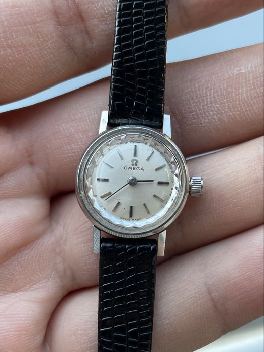 Damska Omega „Saphette” z 1971 roku. REF. 511.213. CAL. 620