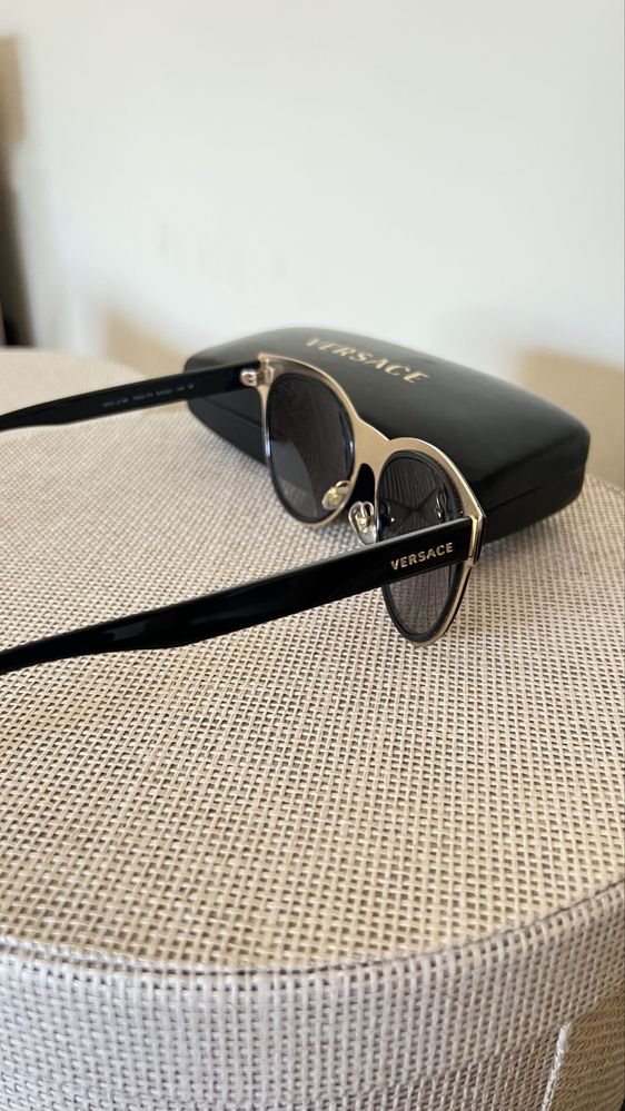 Oculos de sol versace como novos