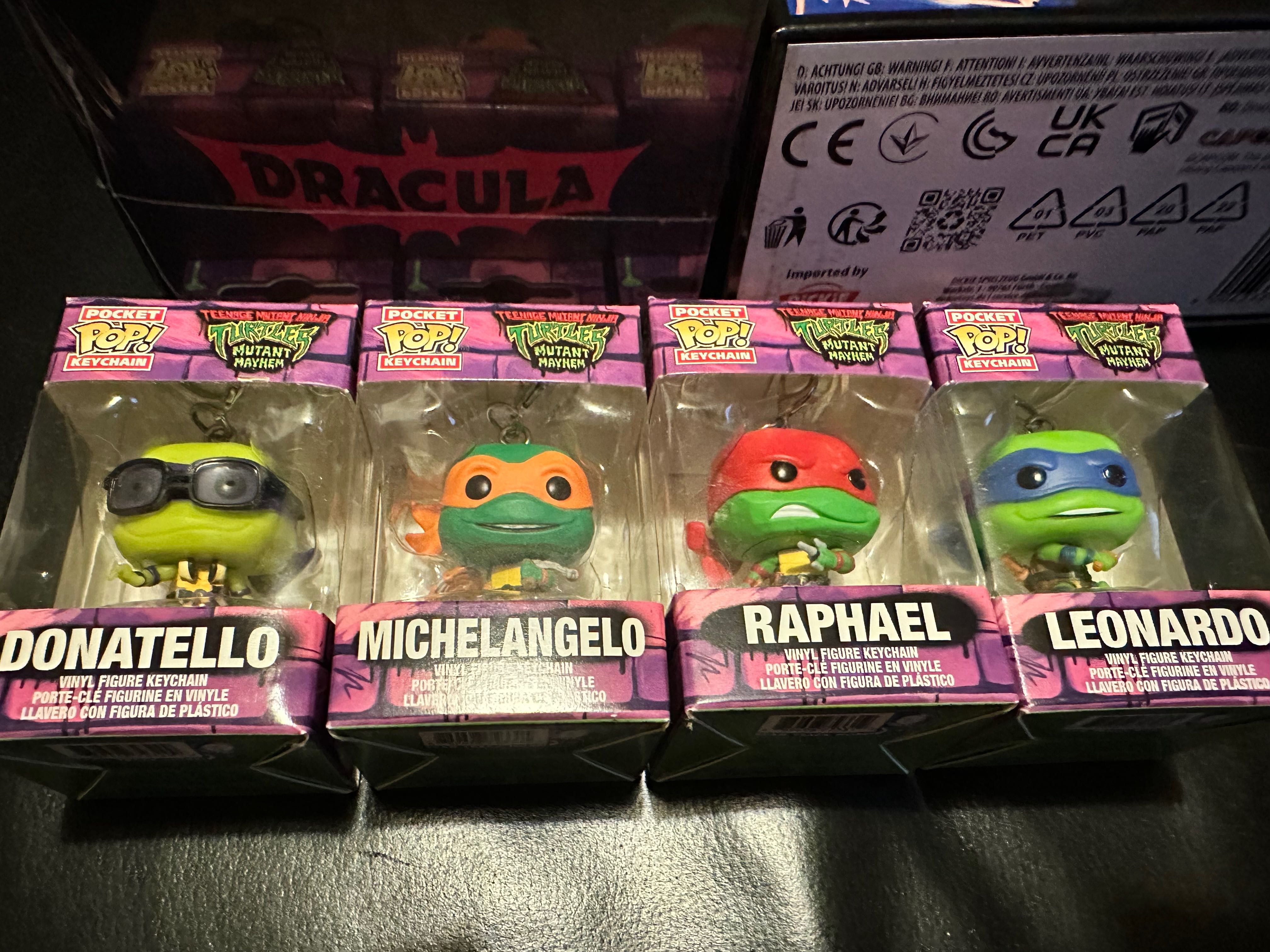 Bonecos variados