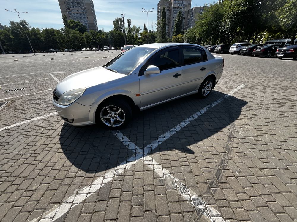 Продам OPEL VECTRA C 2006 года 1.8 бензин на роботе 140 л.с.