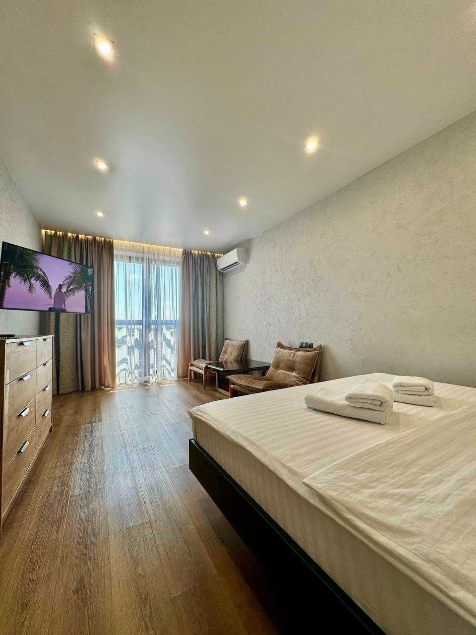 ApartPoltavaРозкішна 1-кімн ЦЕНТР міста, ТРОПІЧНИЙ душ.  КВЕДи 55.10